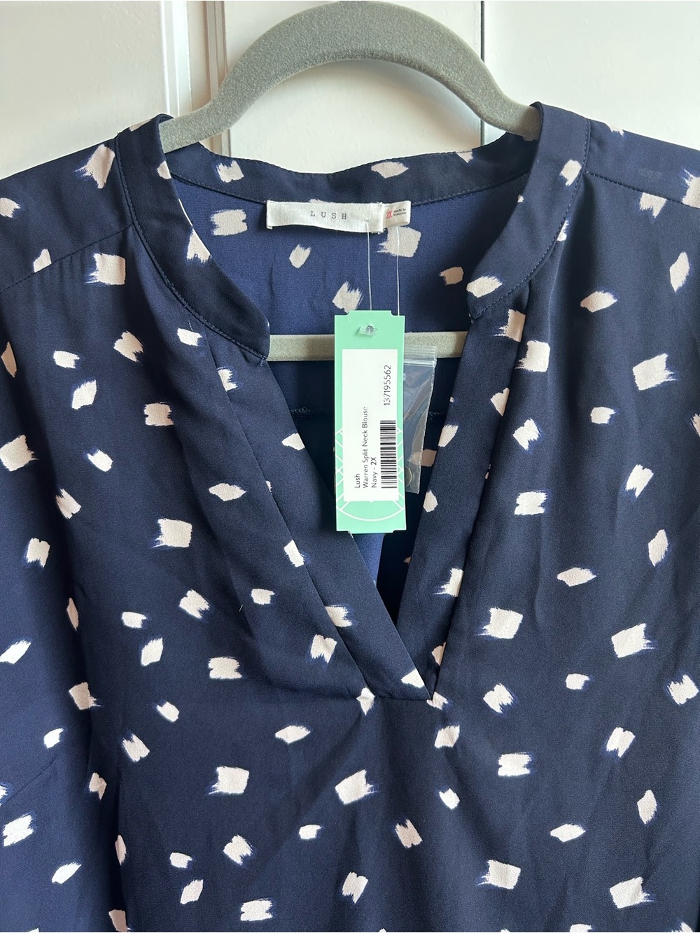 Lush 2X Navy V-Neck Spot Print Blouse - Picture 2 of 12